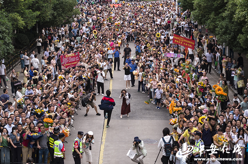 2025高考落幕 青春启航未来可期