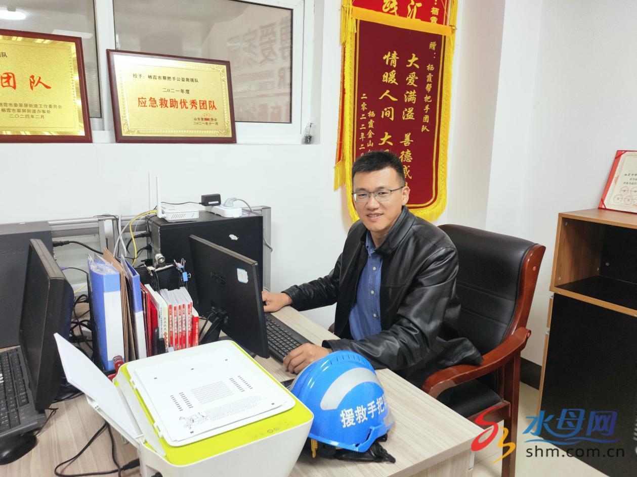 邓海军的“帮把手”人生