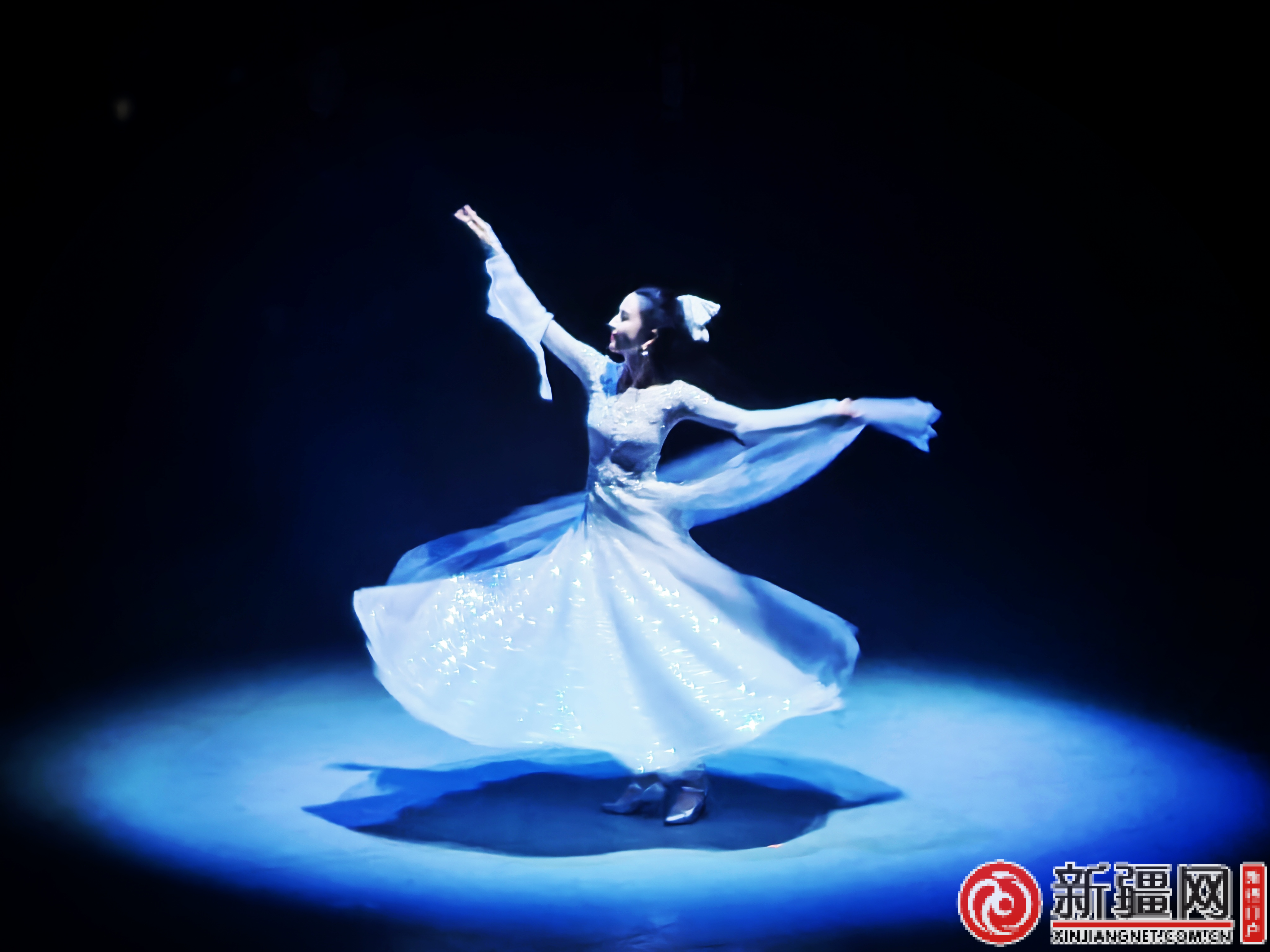 第七届中国新疆国际民族舞蹈节启幕：佟丽娅用“散文诗”舞剧告白故乡