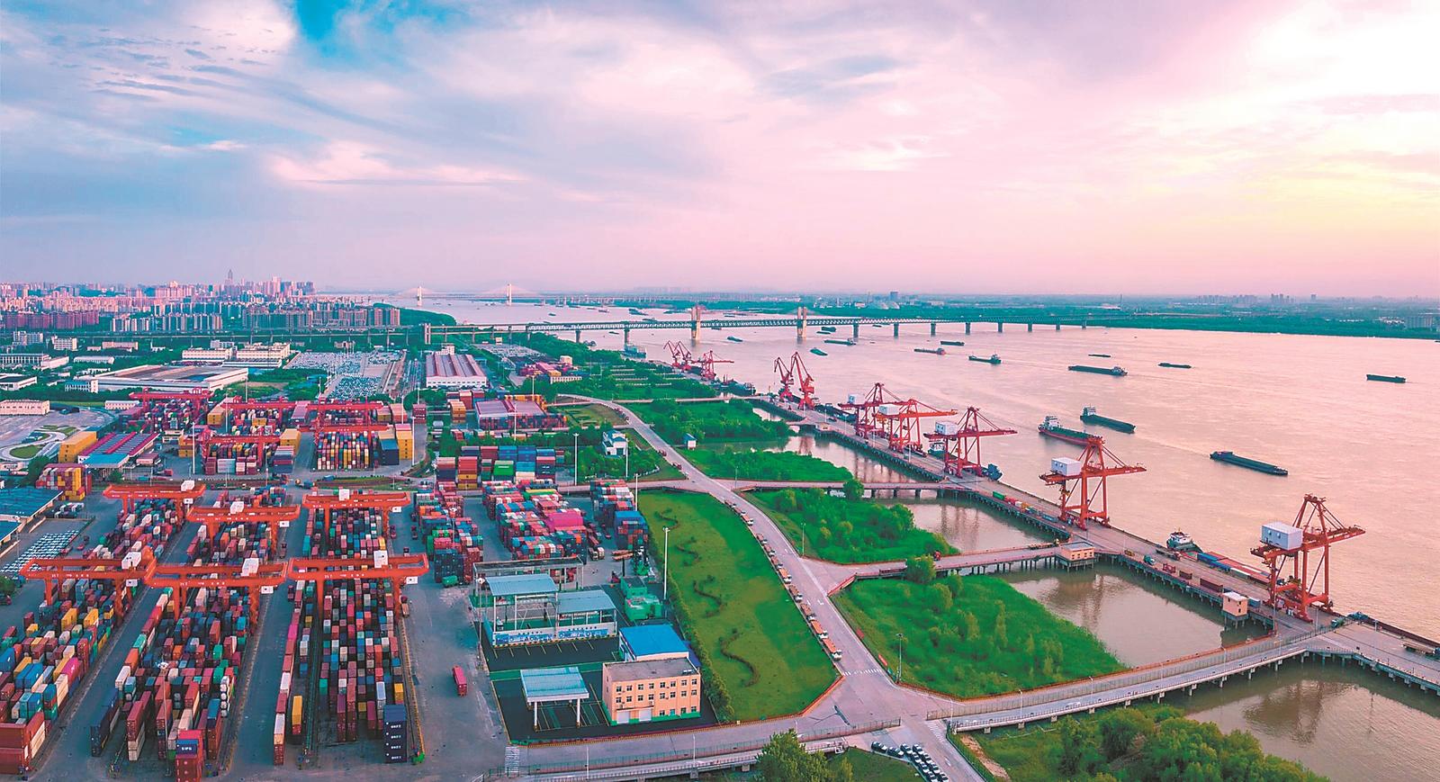 稳中有进的经济“答卷”