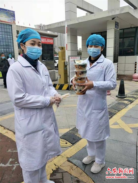 免费爱心午餐 情暖防控一线