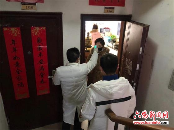 社区里的暖心“快递”