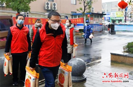 “两留两说”，暖心“跑腿”传递温情