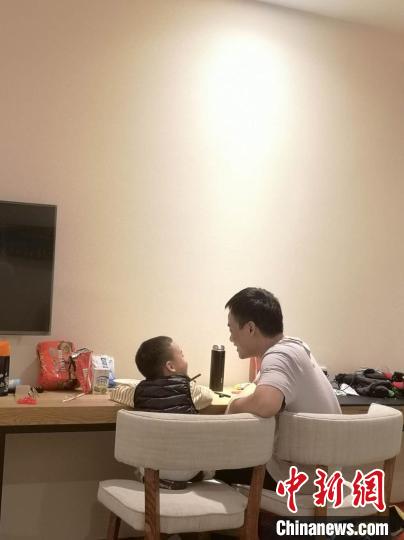 武汉一家人的东北超长假期：家远了，希望却近了