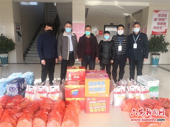 新疆爱心人士捐赠物资助力疫情防控一线