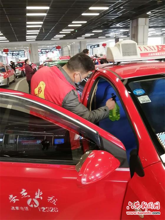 党员当先锋  战“疫”显本色