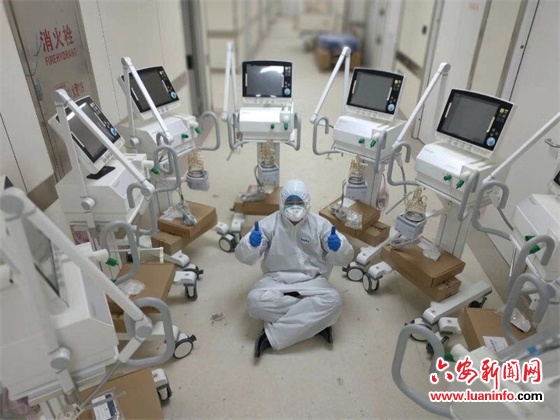 六安志愿者杨杰在武汉“疫”线传递大爱温情