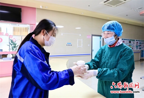 暖心咖啡献给最美的你