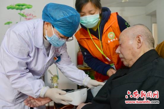 义诊助老 协力抗疫